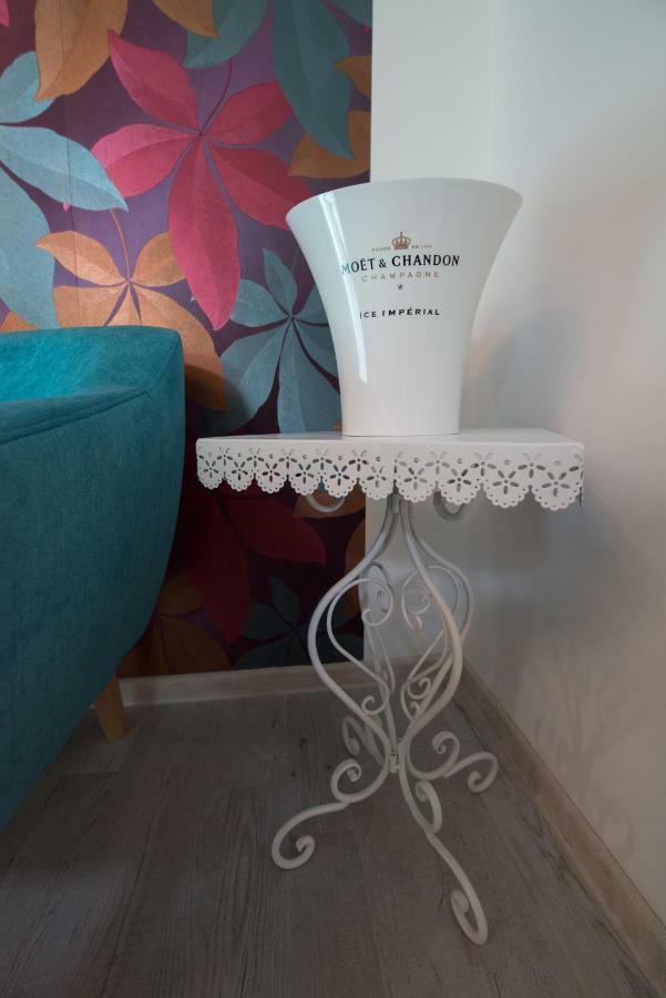 Queen Holiday Apartment Bucureşti Eksteriør bilde