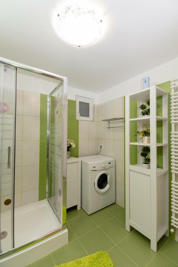 Queen Holiday Apartment Bucureşti Eksteriør bilde